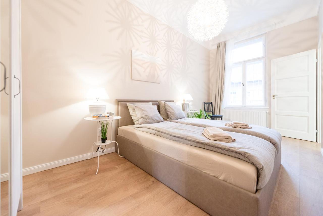 Downtown Heart 3 Bdr, 2 Bath, A/C Apartman Budapest Kültér fotó