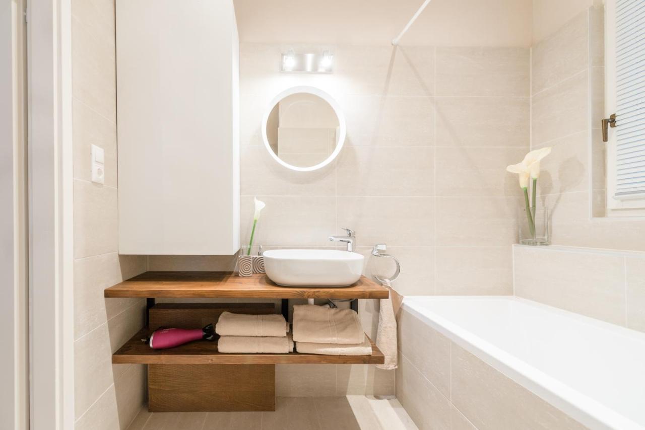 Downtown Heart 3 Bdr, 2 Bath, A/C Apartman Budapest Kültér fotó